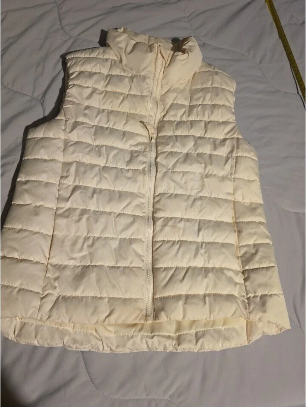 Youth Girls Old Navy Active Puffer Vest - Size Large (10/12)